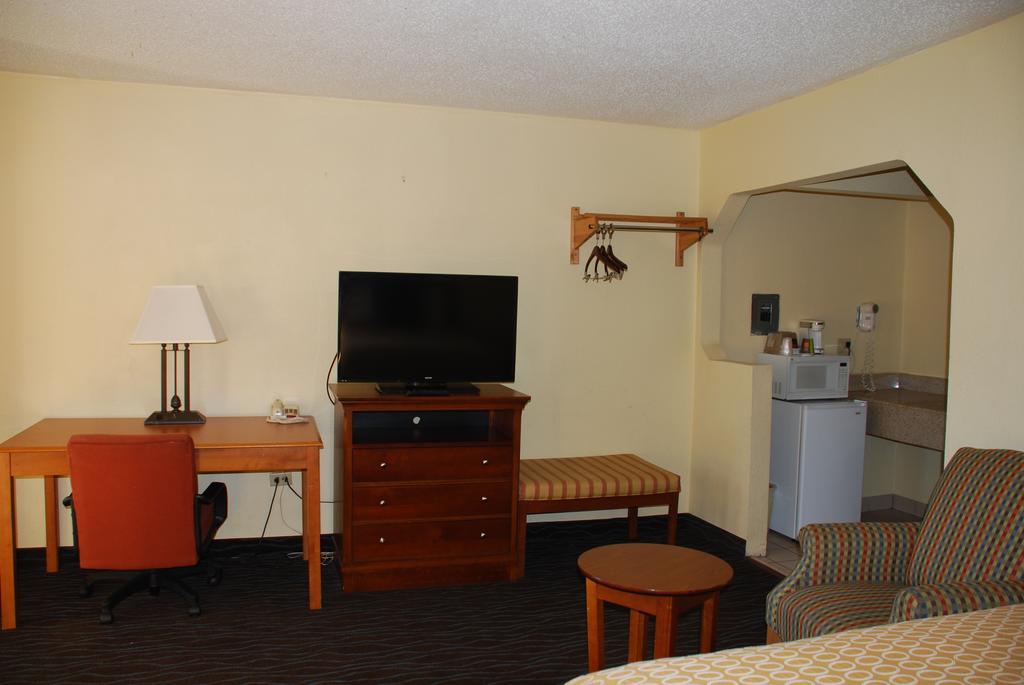 Chief Motel Fayetteville Zewnętrze zdjęcie