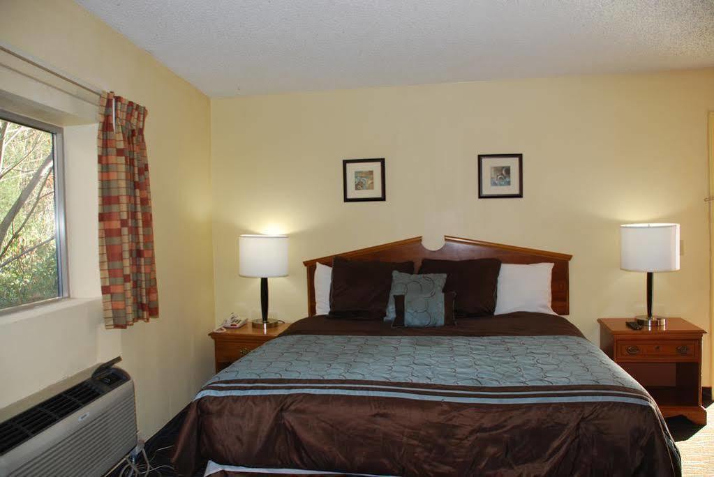Chief Motel Fayetteville Zewnętrze zdjęcie